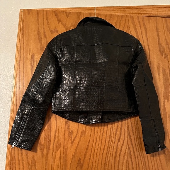 ModCloth Crocodile Rock Moto Jacket - NWT - Size XS - Picture 3 of 13